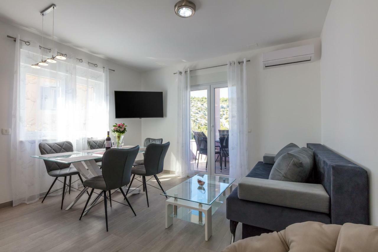 Apartments Rosemary Razanj Ngoại thất bức ảnh
